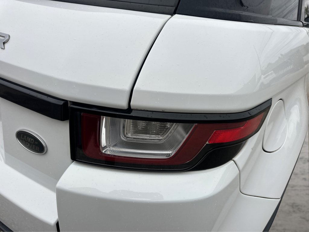 Used 2017 Land Rover Range Rover Evoque SE AWD/4WD image 22