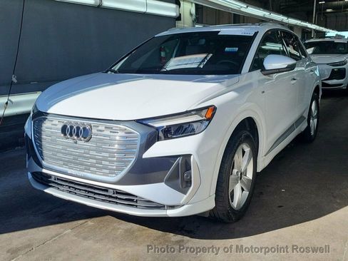 Used 2024 Audi Q4 e-tron Premium image 2