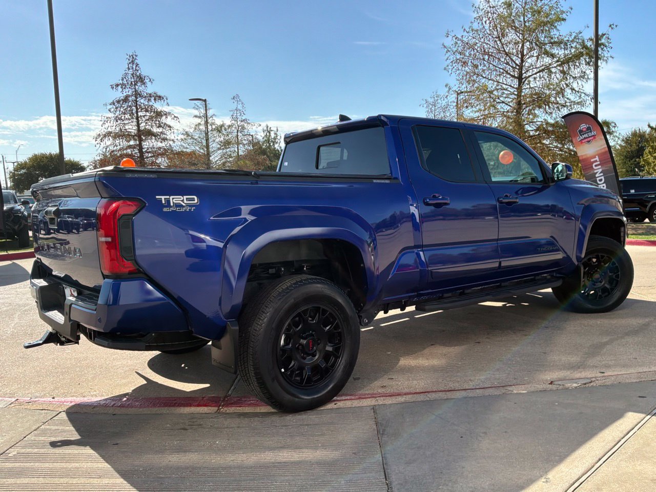 Used 2025 Toyota Tacoma TRD Sport w/ TRD Sport Upgrade Package AWD/4WD image 6