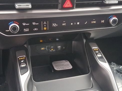 New 2026 Kia Sorento S FWD image 12