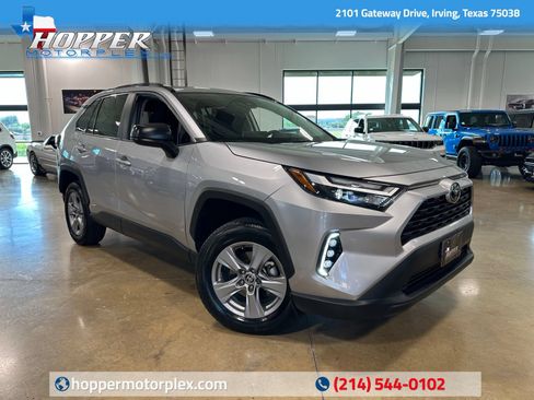 Used 2025 Toyota RAV4 LE AWD/4WD image 1