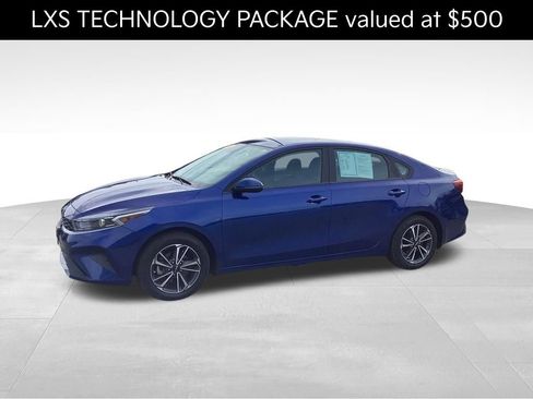 Certified 2023 Kia Forte LXS w/ LXS Technology Package FWD image 3