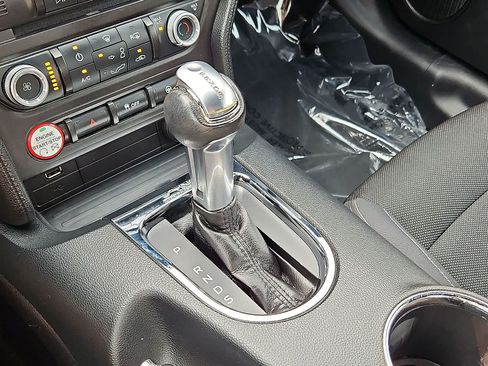 Used 2015 Ford Mustang Coupe RWD image 21