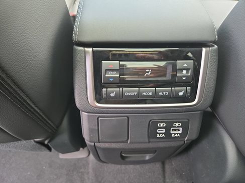 New 2026 Subaru Ascent Limited AWD/4WD image 19