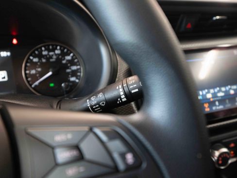 Used 2024 Nissan Kicks SV image 14