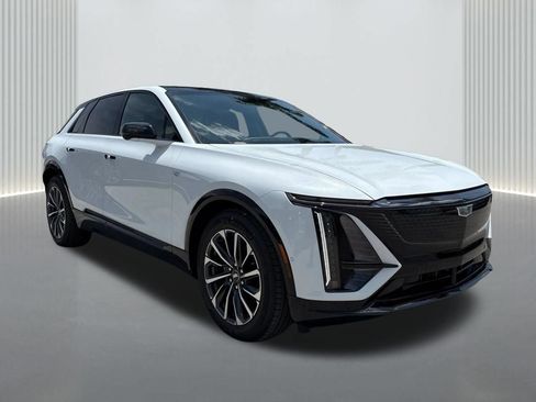 New 2027 Cadillac Lyriq Sport RWD image 3