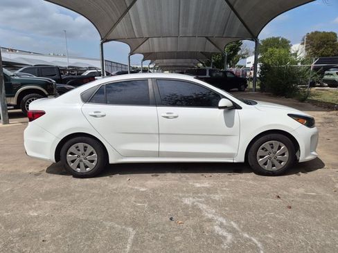 Used 2019 Kia Rio S FWD image 4