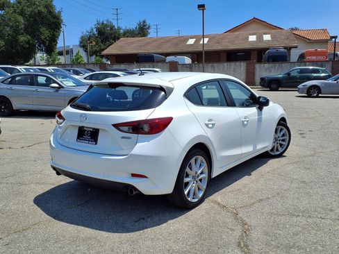 Used 2017 MAZDA MAZDA3 Touring FWD image 5