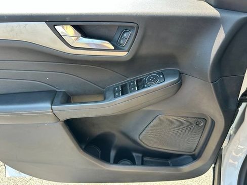 Used 2021 Ford Escape SE FWD image 22