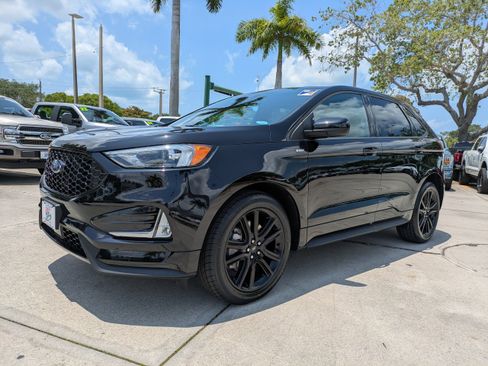 Certified 2024 Ford Edge ST-Line AWD/4WD image 7