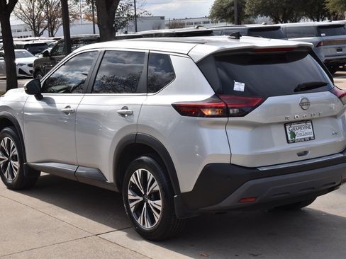 Used 2023 Nissan Rogue SV image 10