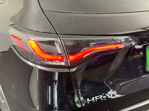 Used 2023 Honda HR-V Sport image 36