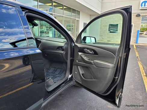 Used 2022 Chevrolet Traverse RS FWD image 43