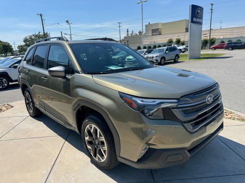 Certified 2026 Subaru Forester Premium w/ Base/Premium Plus Package AWD/4WD image 4