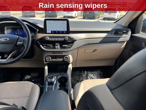 Used 2020 Ford Escape Titanium image 23