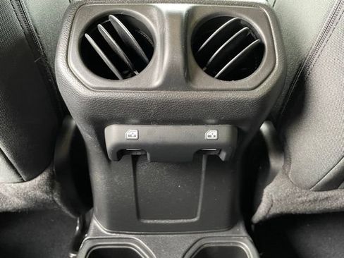 Used 2022 Jeep Wrangler Unlimited Sport AWD/4WD image 24