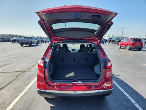 Used 2020 Chevrolet Equinox LT w/ Driver Convenience Package FWD image 10