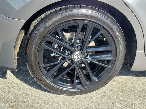 Used 2025 Toyota Camry SE image 25