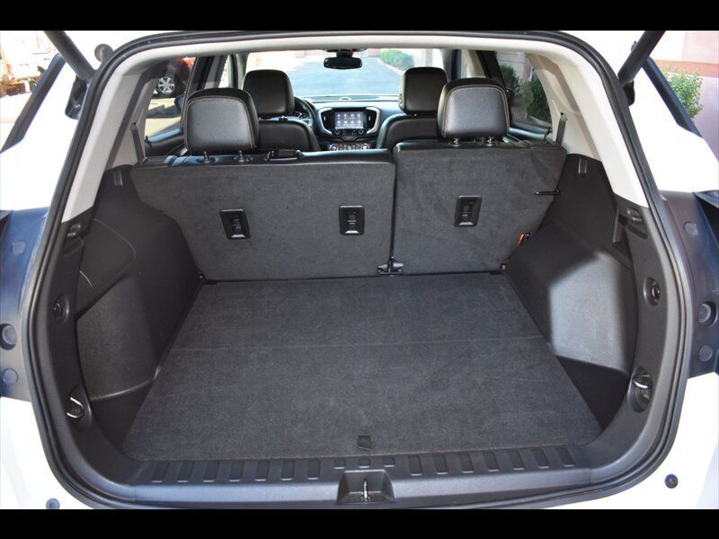Used 2023 GMC Terrain SLT FWD image 25