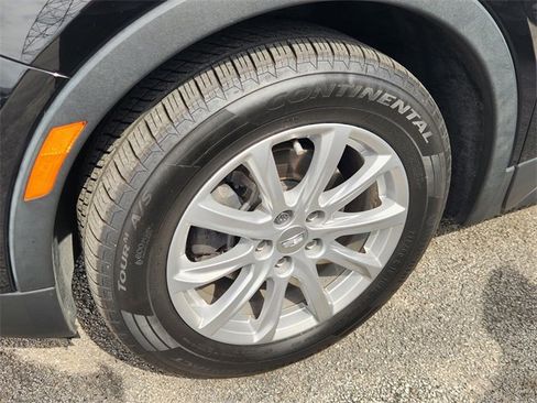 Used 2022 Cadillac XT4 Luxury w/ Cold Weather Package image 10