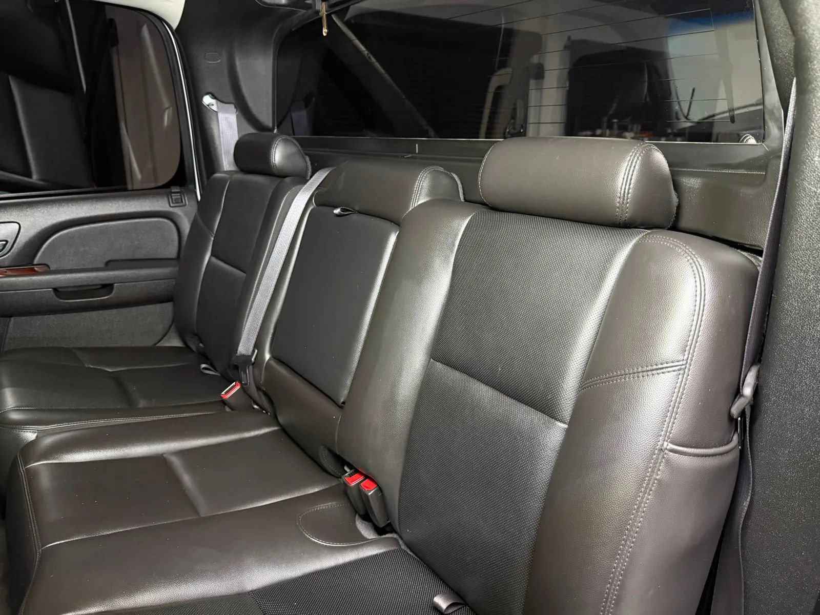 Used 2011 Chevrolet Avalanche LTZ RWD image 17