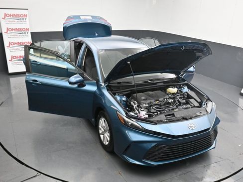 Used 2026 Toyota Camry LE image 42