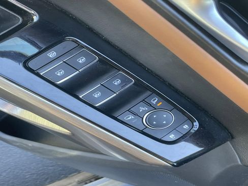 Used 2022 Nissan Pathfinder Platinum w/ Lighting Package (N92) AWD/4WD image 18