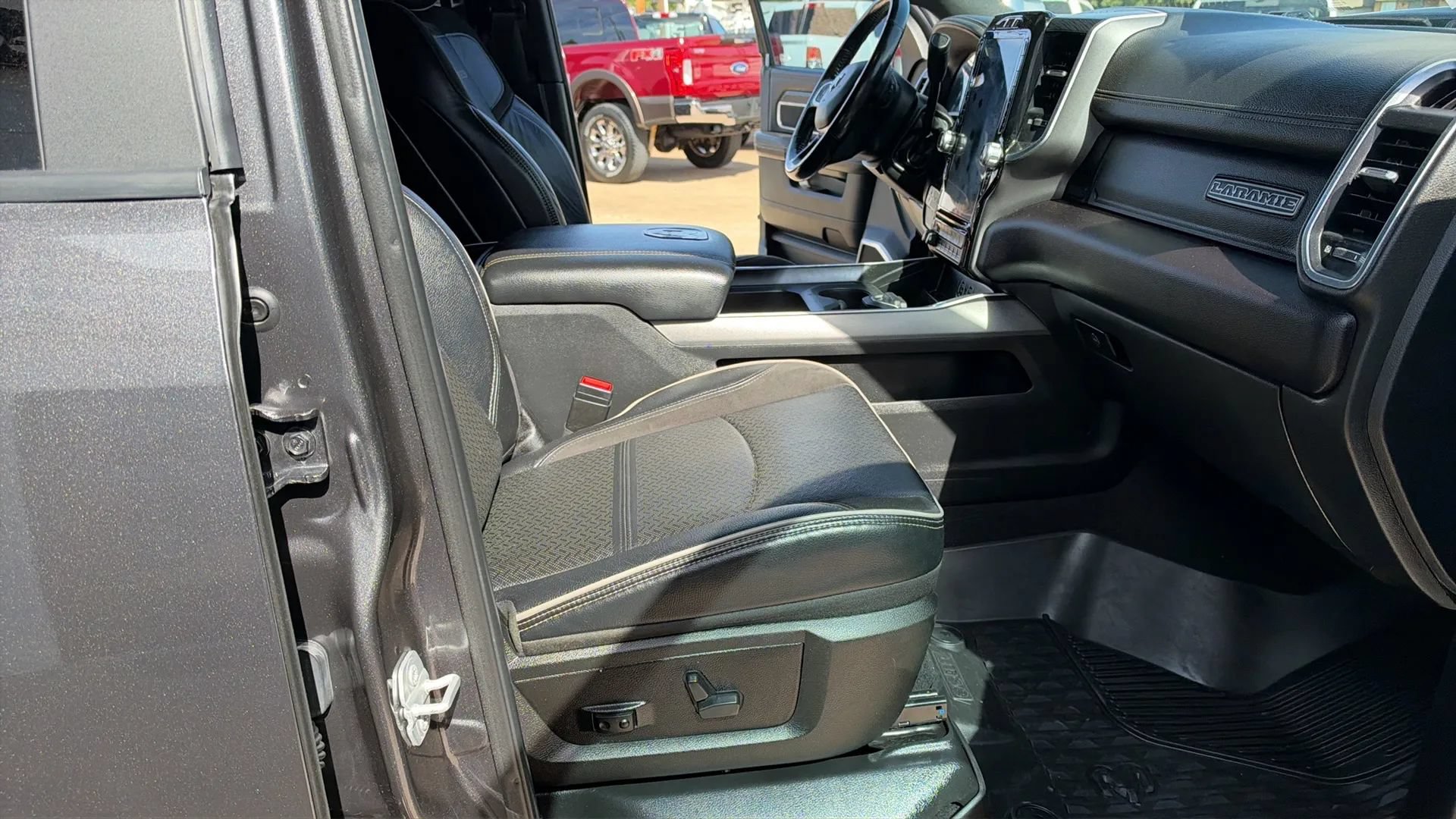 Used 2023 RAM 3500 Laramie AWD/4WD image 14