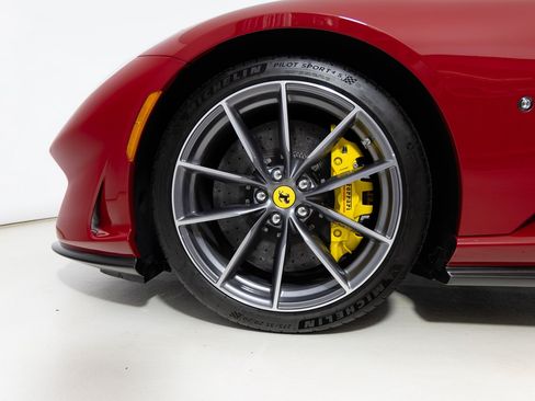 Used 2022 Ferrari 812 GTS RWD image 14