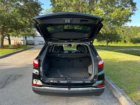 Used 2019 Chevrolet Equinox LT w/ Driver Convenience Package FWD image 11