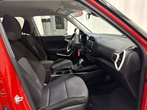 Certified 2023 Kia Soul LX w/ LX Technology Package FWD image 27