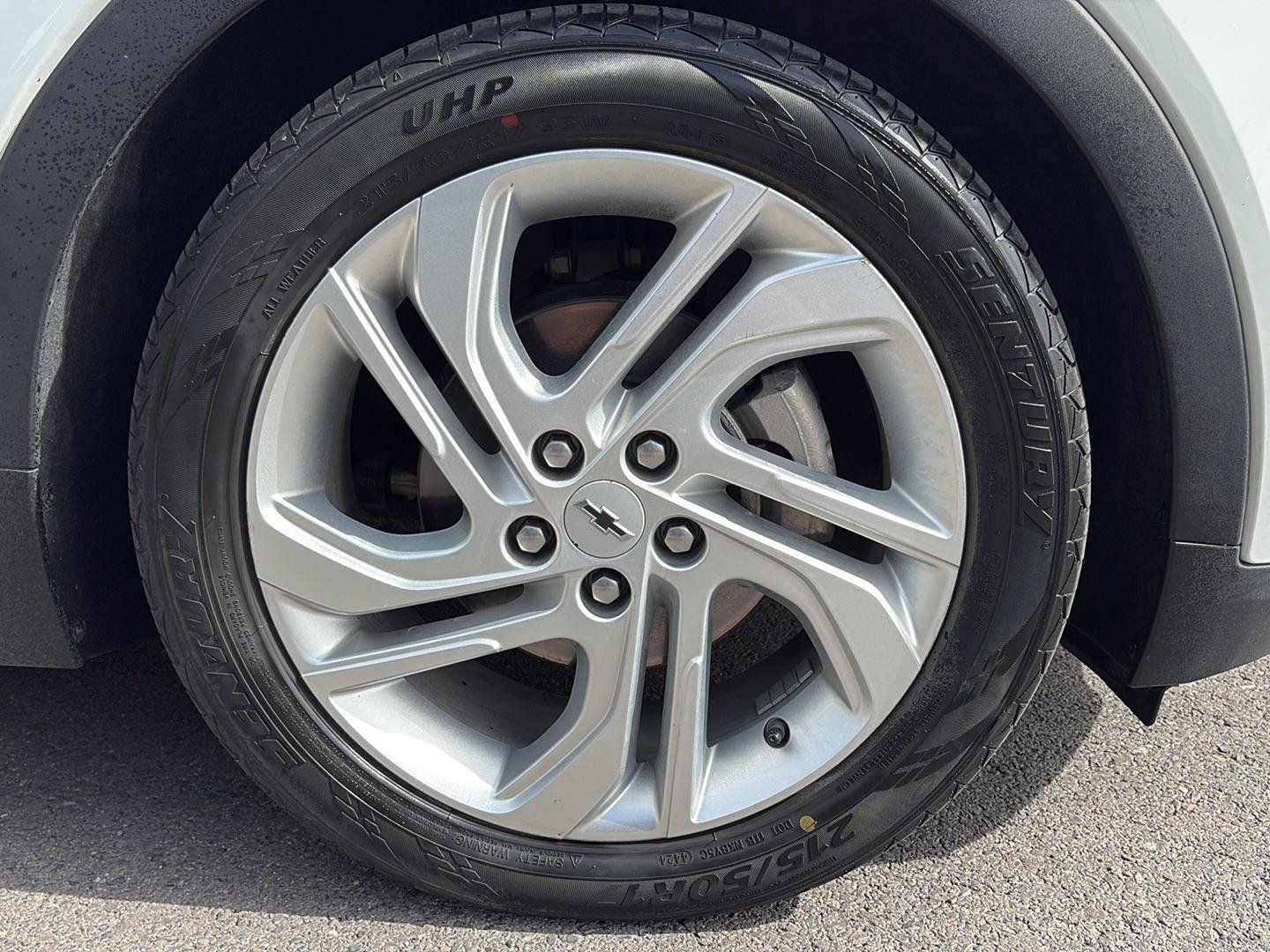 Used 2023 Chevrolet Bolt LT FWD image 10