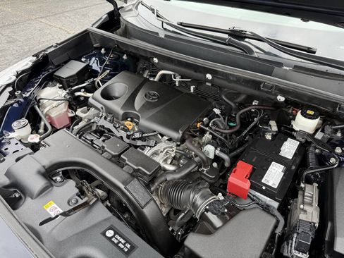 Used 2021 Toyota RAV4 XLE Premium AWD/4WD image 12