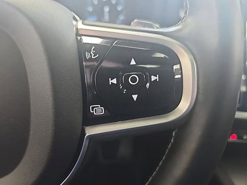 Used 2019 Volvo S60 T6 R-Design image 17