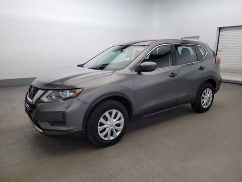 Used 2020 Nissan Rogue S image 2
