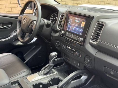 Used 2024 Nissan Frontier SL w/ Technology Package AWD/4WD image 13