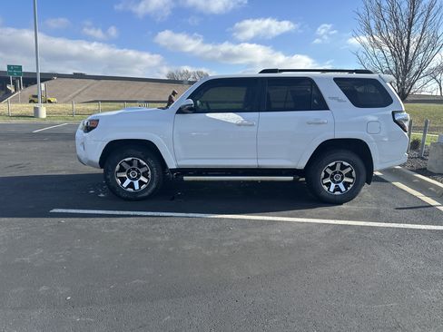 Used 2019 Toyota 4Runner TRD Off-Road Premium image 7