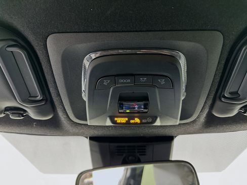 Used 2025 Toyota Corolla SE FWD image 18