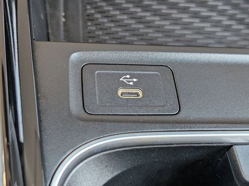 Used 2025 Mercedes-Benz GLA 250 4MATIC image 19