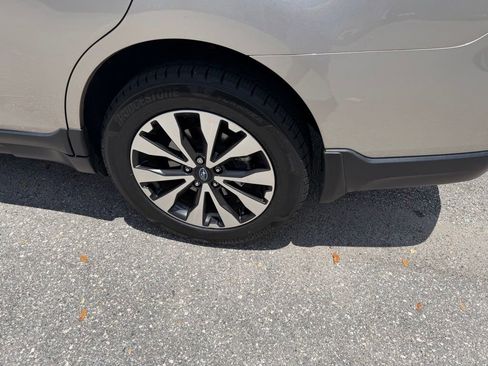 Used 2017 Subaru Outback 2.5i Limited AWD/4WD image 11