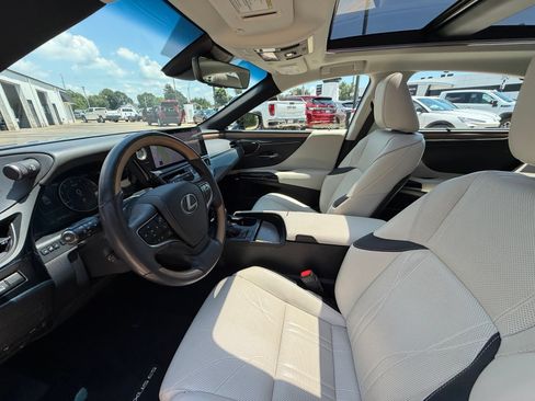 Used 2024 Lexus ES 350 Ultra Luxury w/ Accessory Package (Z2) FWD image 4