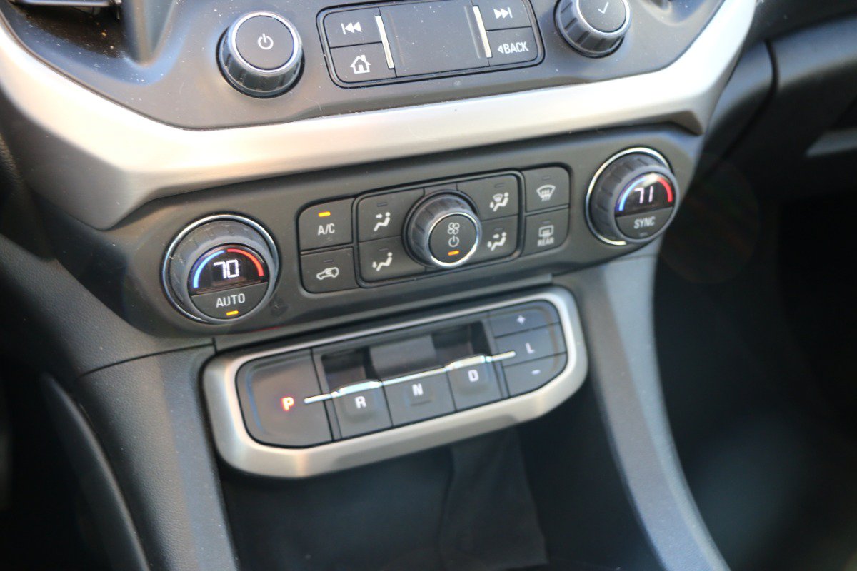 Used 2023 GMC Acadia Denali w/ Denali Ultimate Package FWD image 25