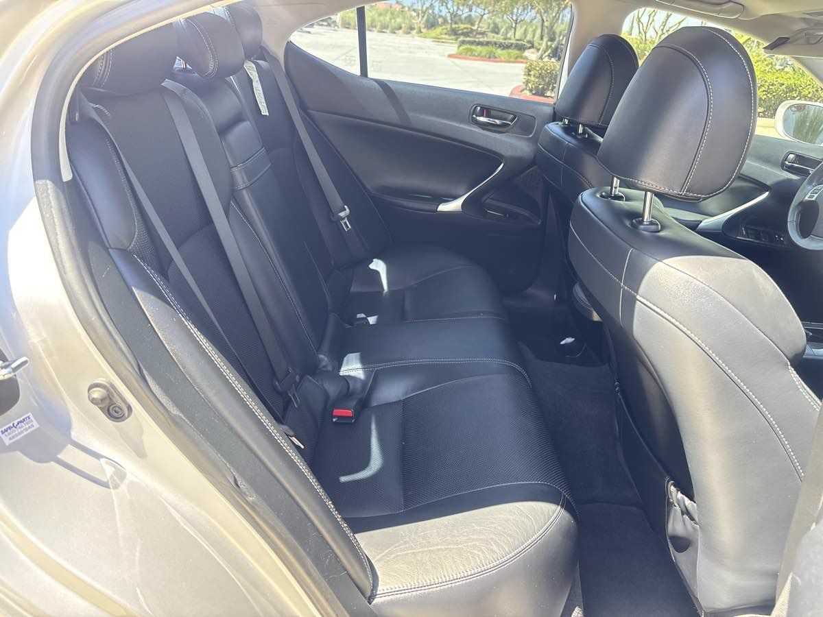 Used 2011 Lexus IS 250 w/ Premium Pkg Value Edition RWD image 13