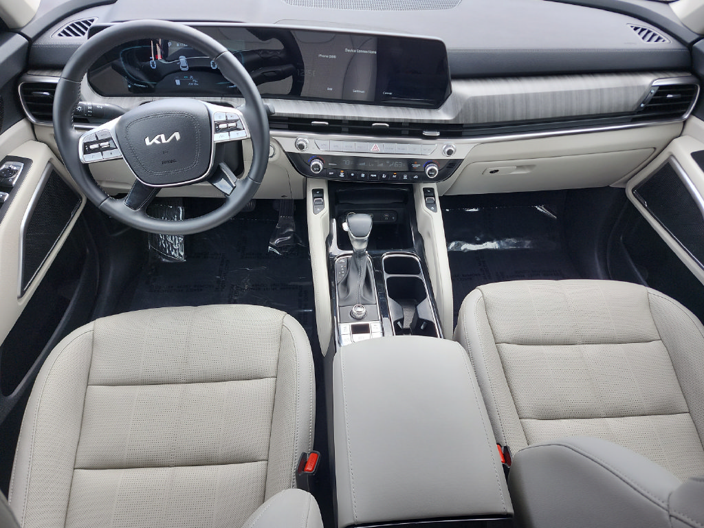 Used 2024 Kia Telluride EX w/ EX Captain's Chair Package FWD image 17
