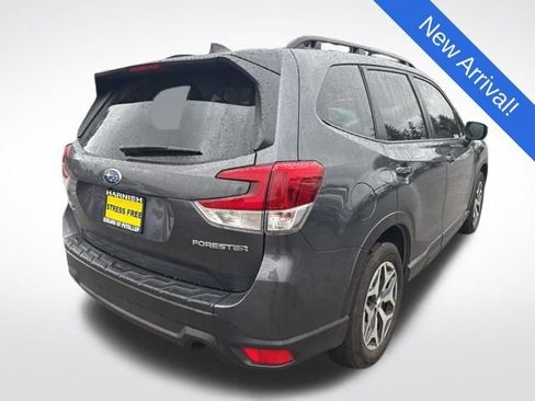Used 2024 Subaru Forester Premium image 7