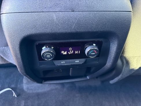 Used 2024 Chevrolet Traverse Z71 image 36