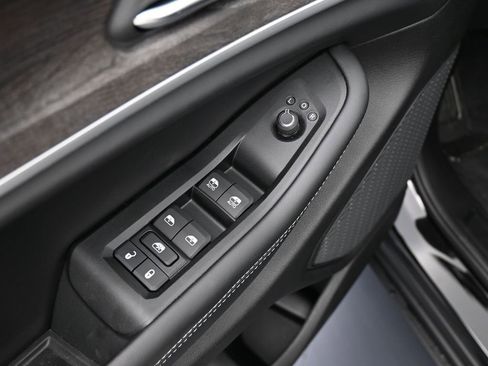 New 2025 Jeep Grand Cherokee L Limited w/ Black Appearance Package image 18