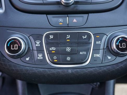 Used 2025 Chevrolet Malibu LT FWD image 17