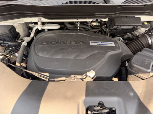 Used 2019 Honda Pilot Touring image 29