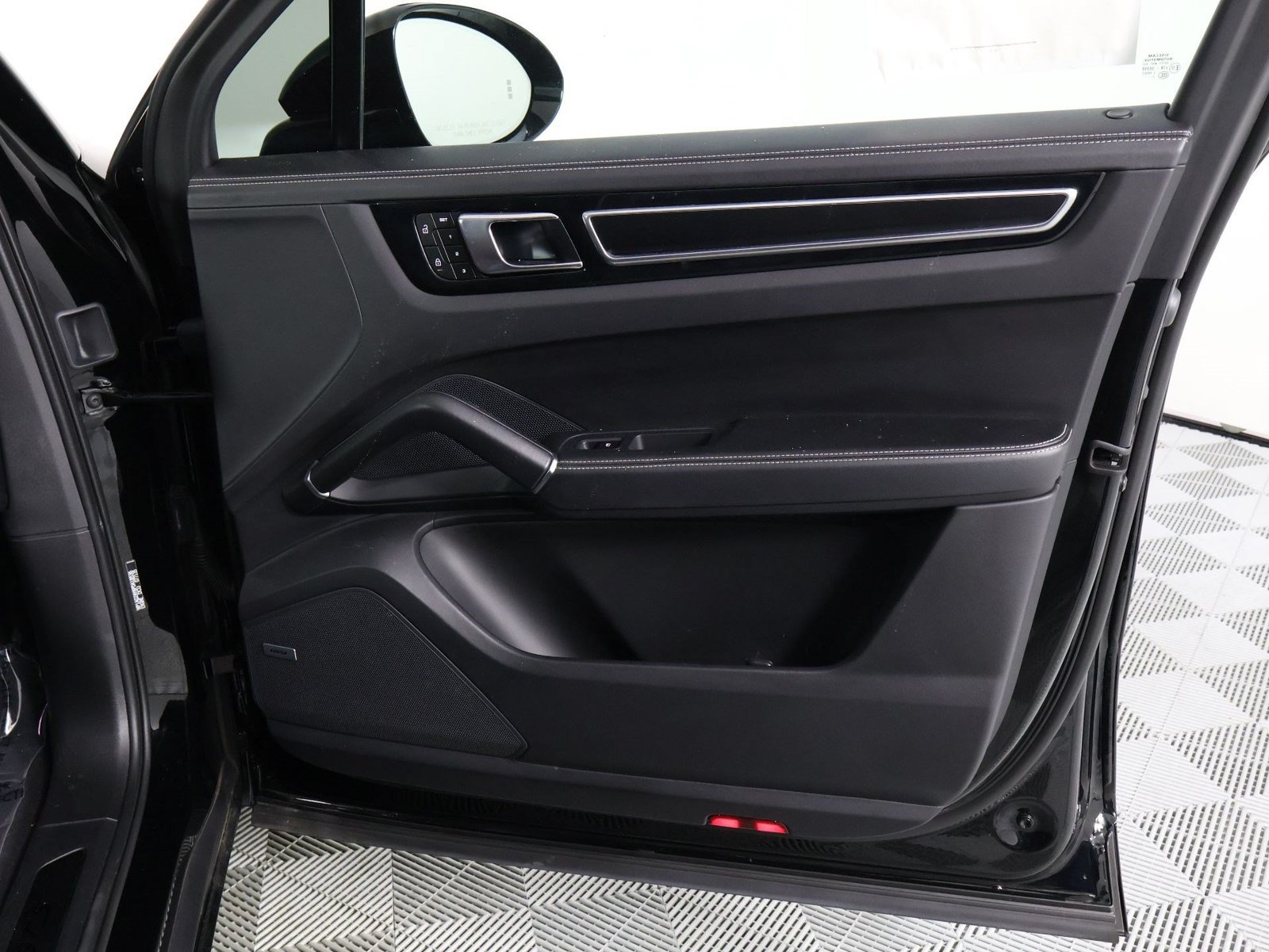 Certified 2023 Porsche Cayenne GTS AWD/4WD image 23